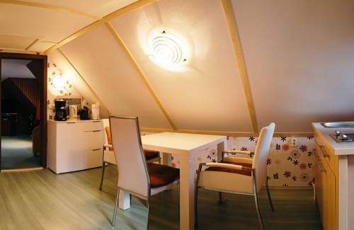 Patzig Apartment | Vacation apartment under a thatched roof in Woorke - Holiday home and apartment under a thatched roof in Woorke
