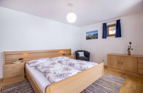 Predoi Apartment | Vacation Apartment "Ichatme Klima 1" with Mountain View, Wi-Fi & Balcony