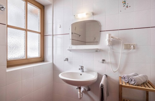 Predoi Apartment | Vacation Apartment "Ichatme Klima 1" with Mountain View, Wi-Fi & Balcony