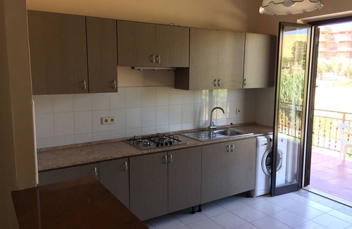 Strongoli House | Vacation apartment right by the sea