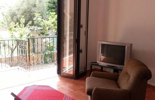Strongoli House | Vacation apartment right by the sea