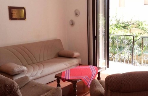 Strongoli House | Vacation apartment right by the sea