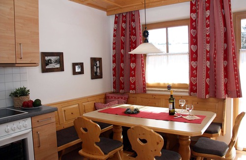 Konigsleiten Apartment | Vacation apartment without sauna for 6 people in Königsleiten/Zillertal Arena
