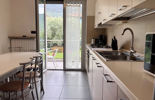Riva del Garda Apartment | Vacation apartment Riva del Garda - 3 bedrooms, garden, parking, W-Lan