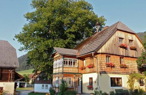 Aigen im Ennstal Apartment | Vacation apartment Grimmingblick - 1 sheep room - Allamoarhof - Radlingmayer family