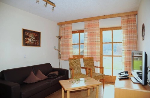 Klinglbach Apartment | Vacation apartment (47sqm) with solid wood furniture and use of sauna