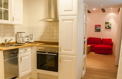 City Centre Regensburg Apartment | Vacation apartment 47sqm in the heart of the old town with fully equipped kitchen