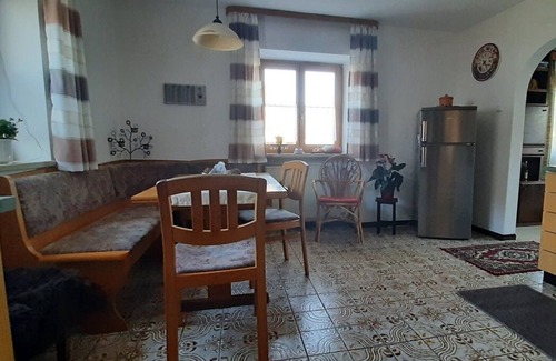 Pittenhart Apartment | Vacation apartment 64sqm on the first floor with 1 separate bedroom