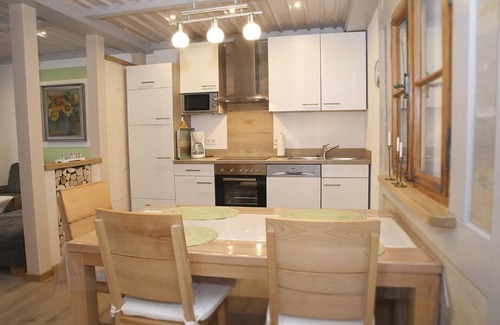Haundorf Apartment | Vacation apartment (70sqm) with terrace and garden