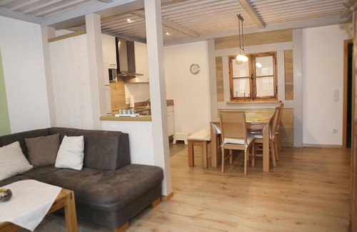Haundorf Apartment | Vacation apartment (70sqm) with terrace and garden