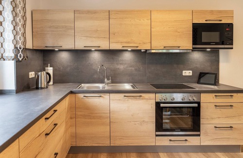 Moosbach Apartment | Vacation apartment 90sqm on the first floor with conservatory