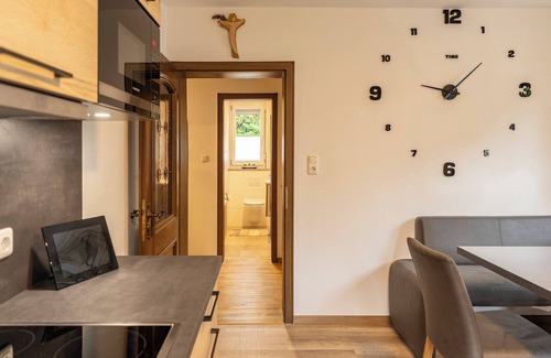 Moosbach Apartment | Vacation apartment 90sqm on the first floor with conservatory