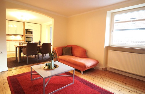 Ochsenfurt Apartment | Vacation apartment at the moated castle (1)