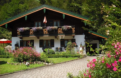 Ruhpolding Apartment | Vacation apartment am Märchenwald 48sqm, balcony, 1 bedroom and 1 bed-sitting room