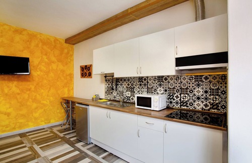 Vecindario Apartment | Vacation Apartment 'Apartamento C Para 2 En Vecindario' with Private Terrace and Wi-Fi