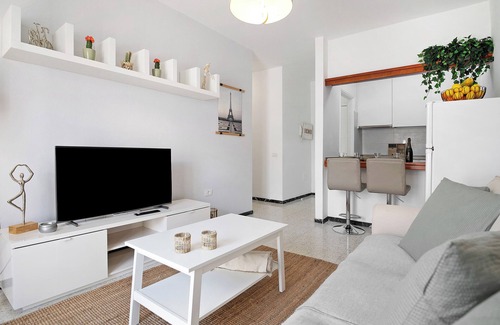 Arrecife Apartment | Vacation Apartment 'Apartamento La Estrella 4' with Balcony and Wi-Fi