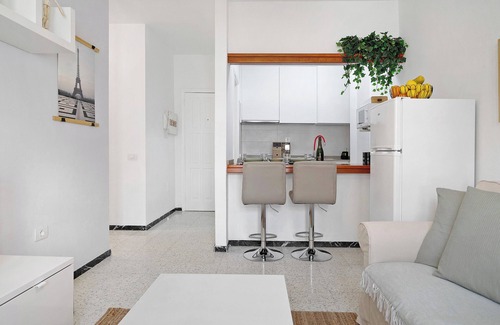 Arrecife Apartment | Vacation Apartment 'Apartamento La Estrella 4' with Balcony and Wi-Fi