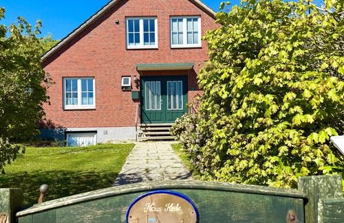 Utersum Apartment | Vacation apartment/apartment for 6 guests with 99m² in Utersum (145702)