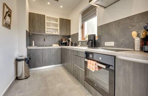 Bar Apartment | Vacation apartment/apartment for 4 guests with 108m² in Zupci (264266)