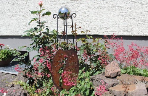 Darscheid Apartment | Vacation apartment at Irlenbach - 5-bed vacation apartment bathroom/WC, 3 bedrooms