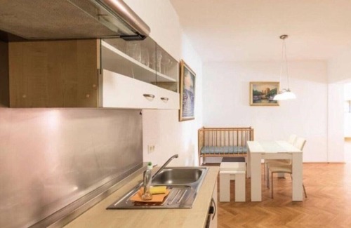 Sankt Polten Apartment | Vacation apartment "Rathausplatz" with 120sqm - family-friendly - St. Pölten