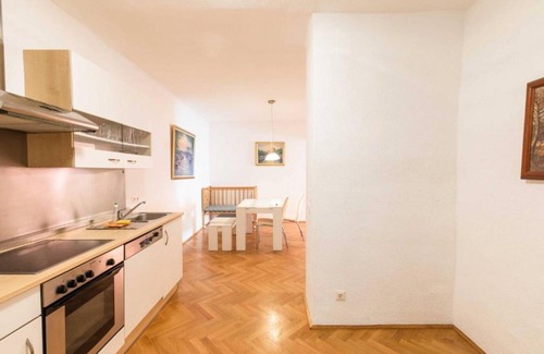 Sankt Polten Apartment | Vacation apartment "Rathausplatz" with 120sqm - family-friendly - St. Pölten