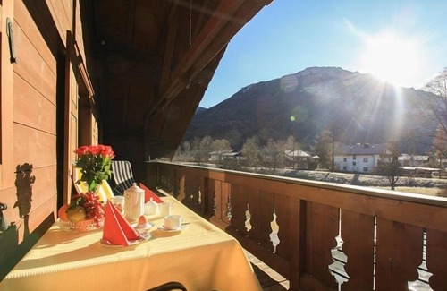 Grashof Apartment | Vacation apartment Chiemsee 91sqm, balcony, kitchen, 2 bedrooms, 1 living room, WLAN