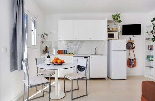 Villaverde Apartment | Vacation Apartment 'Casa Tomás C' with Sea View, Shared Pool and Wi-Fi