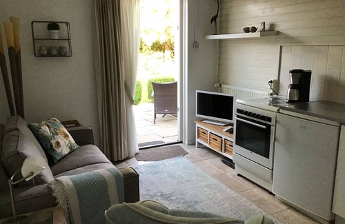 De Koog Apartment | Vacation apartment close to the beach, forest/dunes oppositePre-post season E.495.