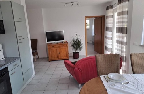 Bermatingen Apartment | Vacation apartment Groß - 2-room vacation apartment Groß, shower/WC, 43 sqm, ground floor