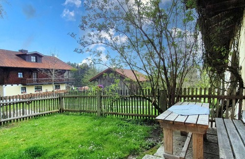 Segeten Apartment | Vacation apartment "Innenhof" with terrace - feel good and relax in the Bavarian Forest
