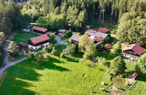 Segeten Apartment | Vacation apartment Fürstenzimmer with terrace - relax and feel good in the countryside
