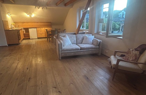 Flammersfeld Apartment | Vacation apartment Apfelbaum in the guest & people and nature