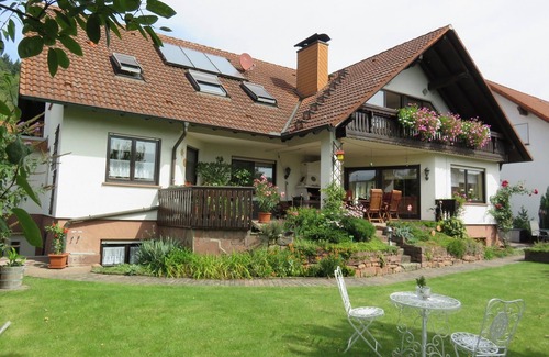Grossheubach Apartment | Vacation apartment "Engelbergblick" with large panoramic window and balcony| 4 stars
