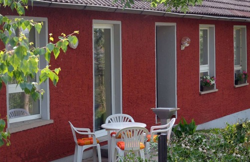 Kranichfeld Apartment | Vacation apartment 1, 1 bedroom, 2 extra beds possible in the living room, 1 baby crib (up to 3 years)