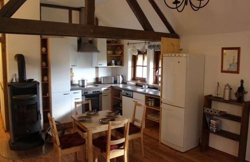 Pfarrweisach Apartment | Vacation apartment (58sqm) with fully equipped kitchen and Swedish stove