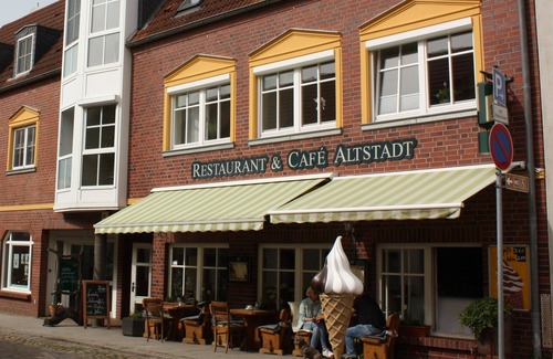 Plau am See Apartment | Vacation apartment STERNE Cafe Altstadt (above) - Holiday apartment Cafe Altstadt