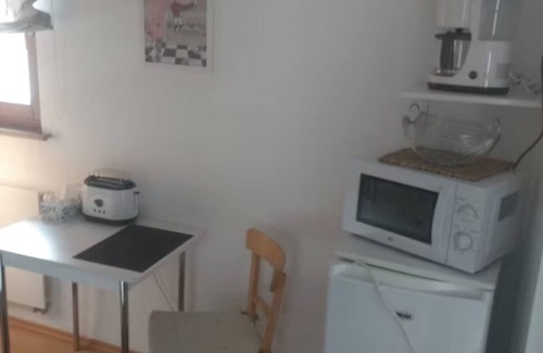 Heidingsfeld Apartment | Vacation apartment no. 2, town center, Randersacker