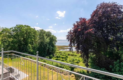 Muritz Apartment | Vacation apartment SeeSuit directly at the Kölpinsee