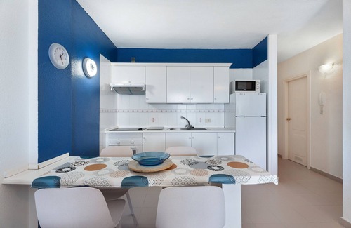 Bajamar Apartment | Vacation Apartment 'Edificio Nautilus' with Sea View and Wi-Fi