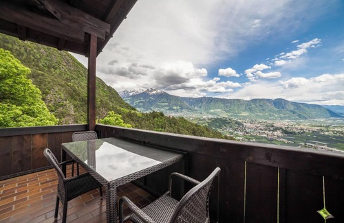 Lagundo Apartment | Vacation Apartment "Elisabeth" with Panoramic Mountain View & Shared Garden