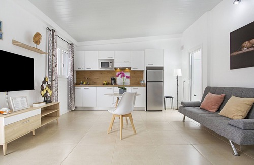 Triquivijate Apartment | Vacation Apartment 'Atardecer - Apartamento Con Terraza' with Private Terrace and Wi-Fi