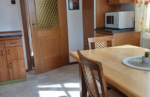 Schnaitsee Apartment | Vacation apartment for up to 3 persons, 1st sep. Bedroom, south-facing balcony with mountain view