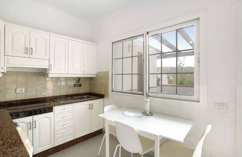 Galdar Apartment | Vacation Apartment 'Faro De Sardina' with Shared Pool, Private Terrace and Wi-Fi