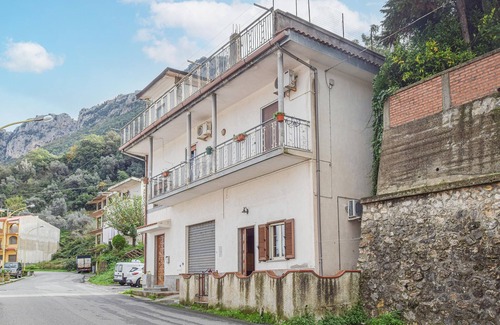 Bivongi Apartment | Vacation apartment for family in inland Calabria.