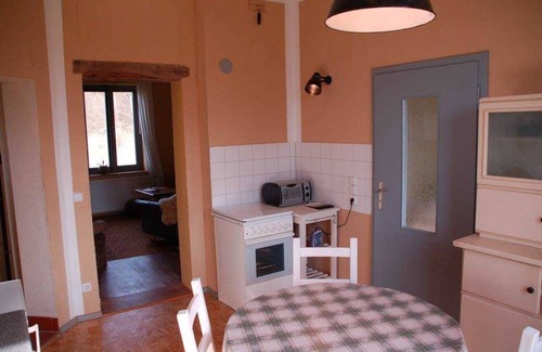 Teterow Apartment | Vacation apartment Gänseblümchen - I know a house by the forest.