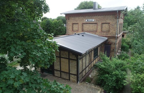 Wallsbull Apartment | Vacation apartment goods shed
