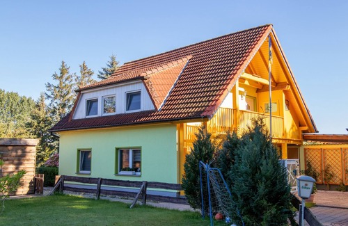 Solkendorf Apartment | Vacation apartment (ground floor) - Holiday apartment and suite near Stralsund