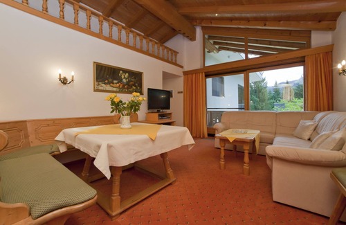 Oberndorf bei Kitzbuhel Apartment | Vacation apartment "HAHNENKAMM" in the ski area, hiking paradise