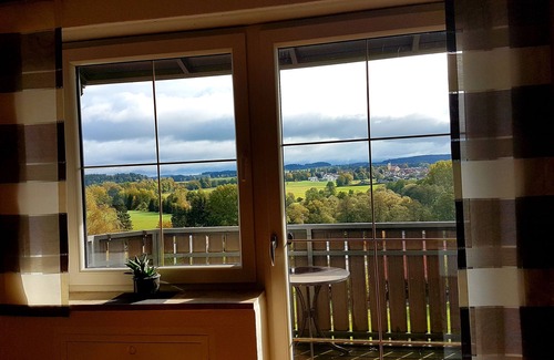 Moosbach Apartment | Vacation apartment "Herrlicher Ausblick" in Moosbach - peace, style & nature combined!